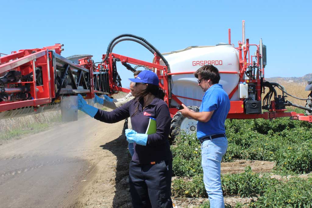 Syngenta, Ag-innov e COTHN formam agricultores sobre boas práticas de pulverização em tomate indústria